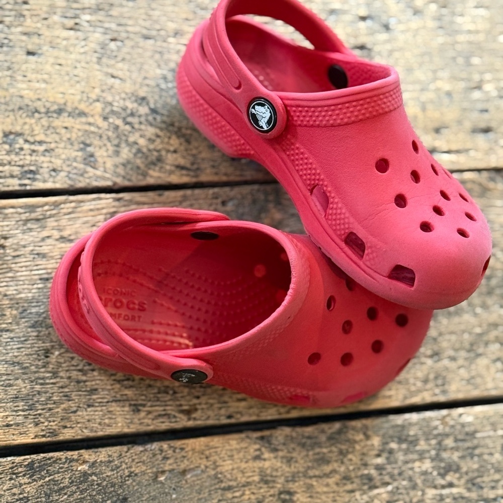 CROCS Kids Vibrant Red Sandals